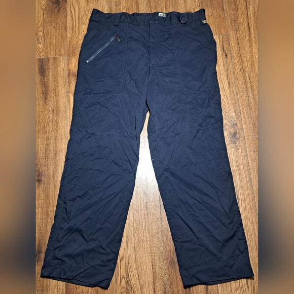 Tilley Canada Other - Tilley Canada Men's Pants Hiking Lightweight 100% Nylon Size 38 Actual 36x28